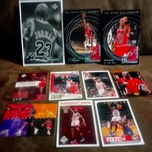 Lot of 10 Michael Jordan basketball cards.